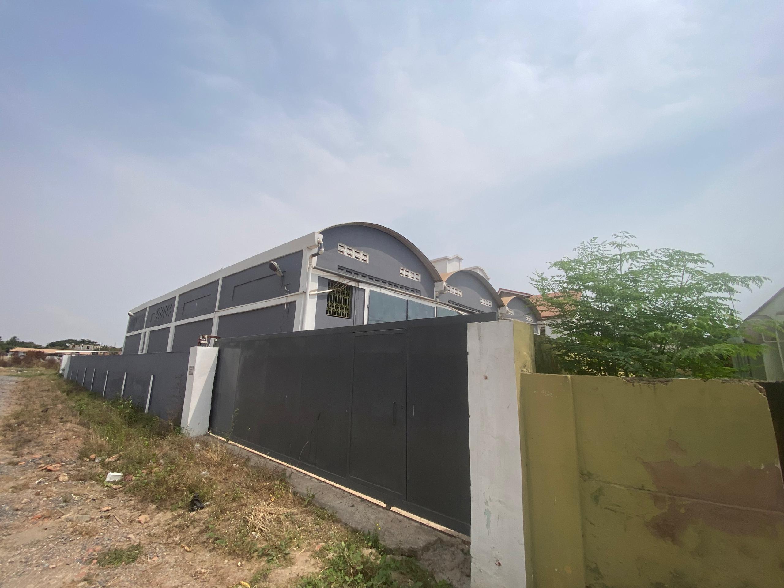 100 SQM Warehouse For Rent at Lashibi