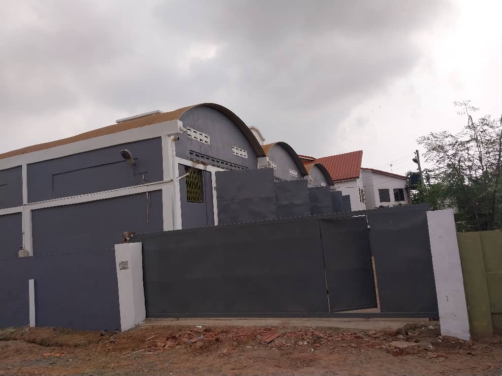 100 SQM Warehouse For Rent at Lashibi