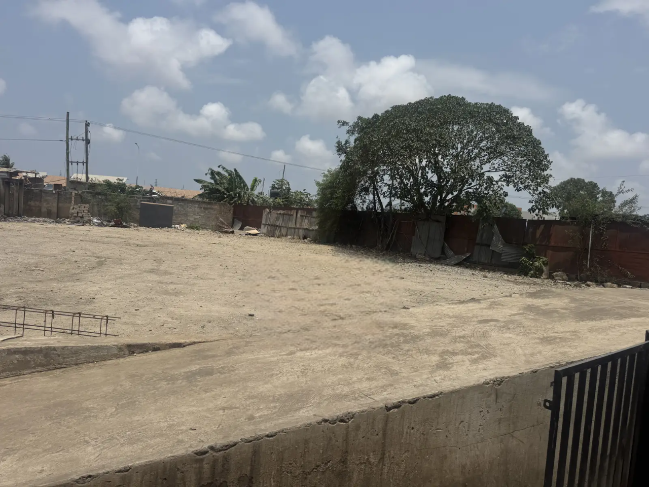 1,300 SQM Warehouse For Rent at Dzorwulu