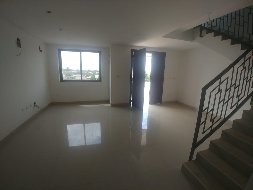 2 Bedroom Apartment for Sale at Asofan
