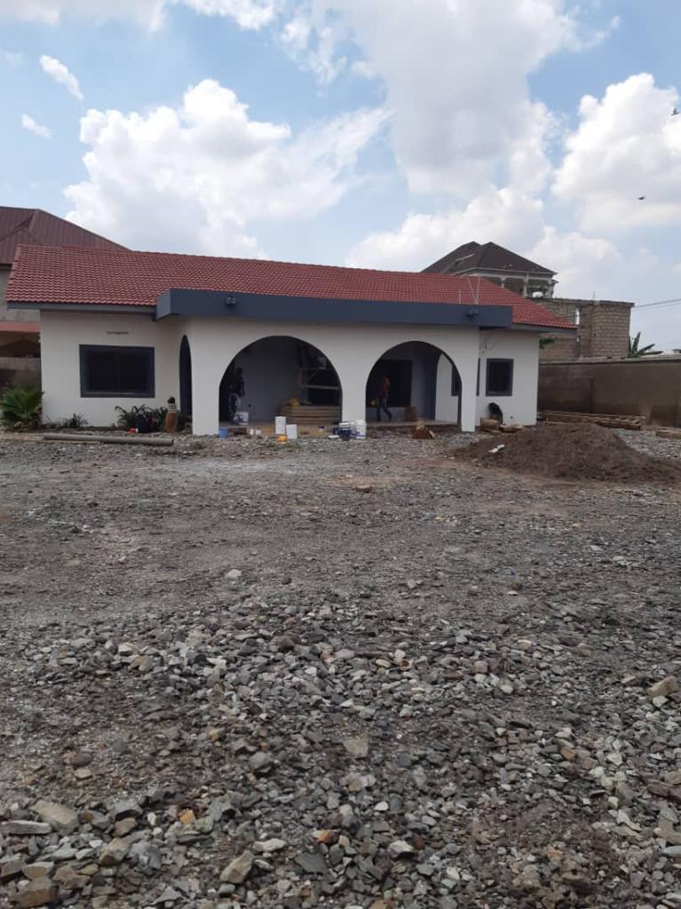 3 BEDROOM HOUSE FOR SALE AT WEST LEGON