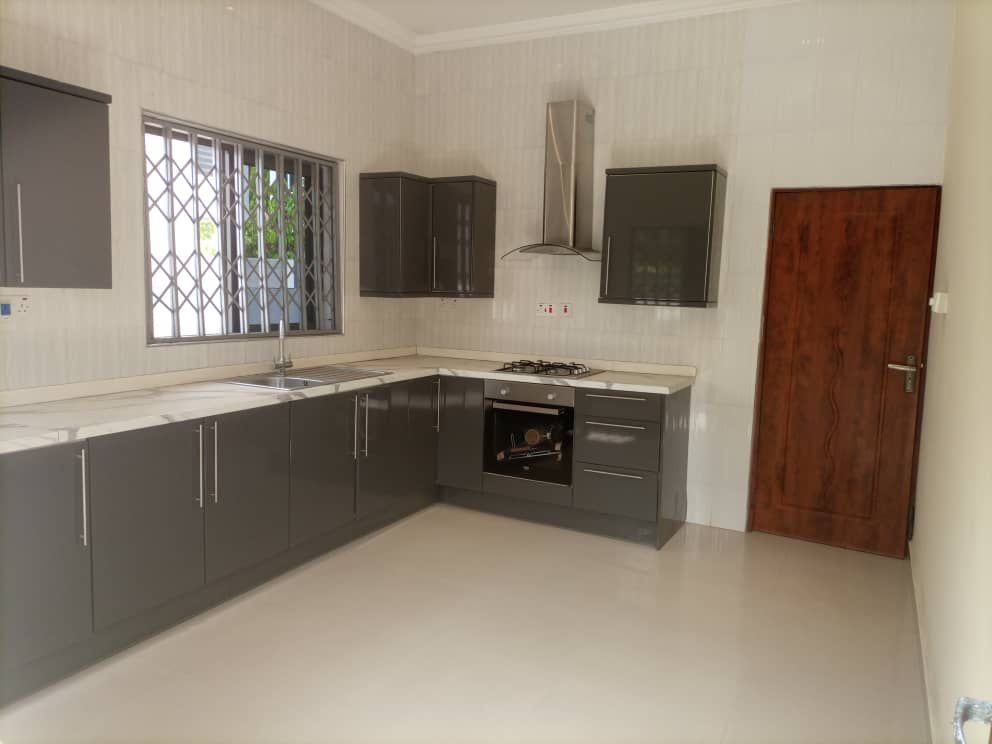 3 Bedrooms House With 1 Bedrooms Boys Quarters for Rent at East Legon