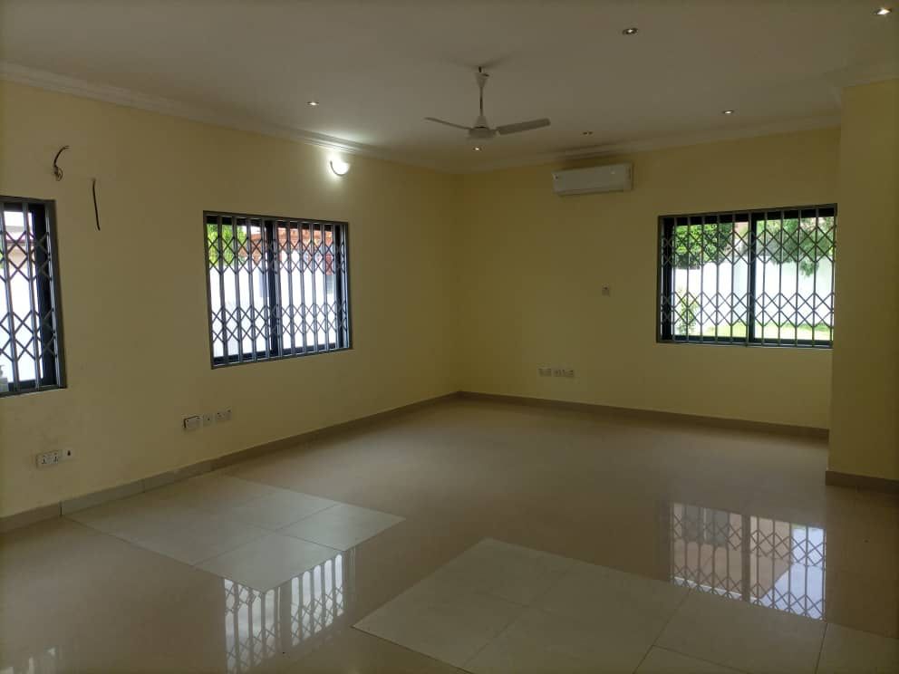 3 Bedrooms House With 1 Bedrooms Boys Quarters for Rent at East Legon