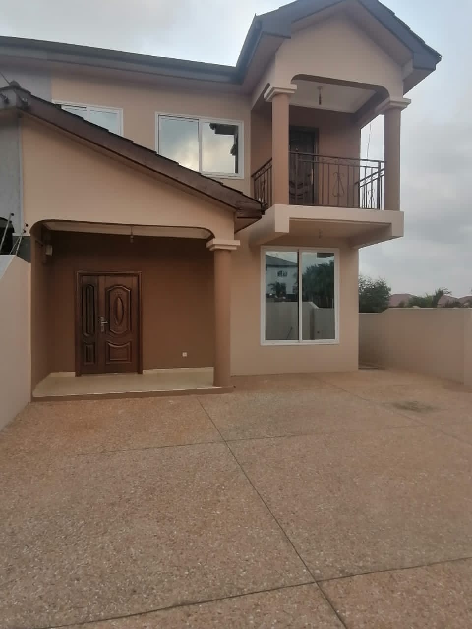 2 & 3 Bedrooms Semi-detached House For Rent