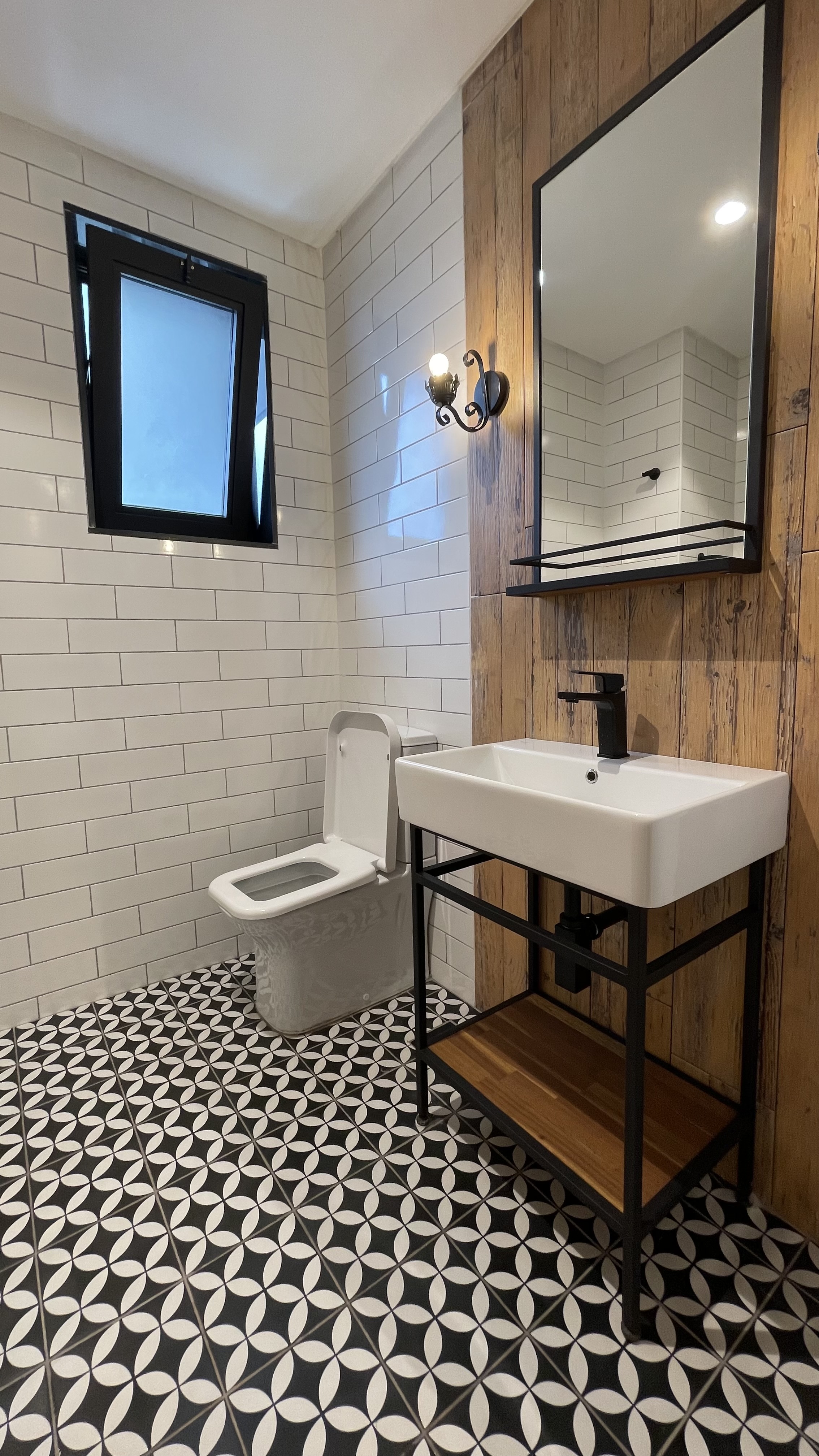 Fully Furnished Three (3) Bedroom Apartment For Rent at Airport West