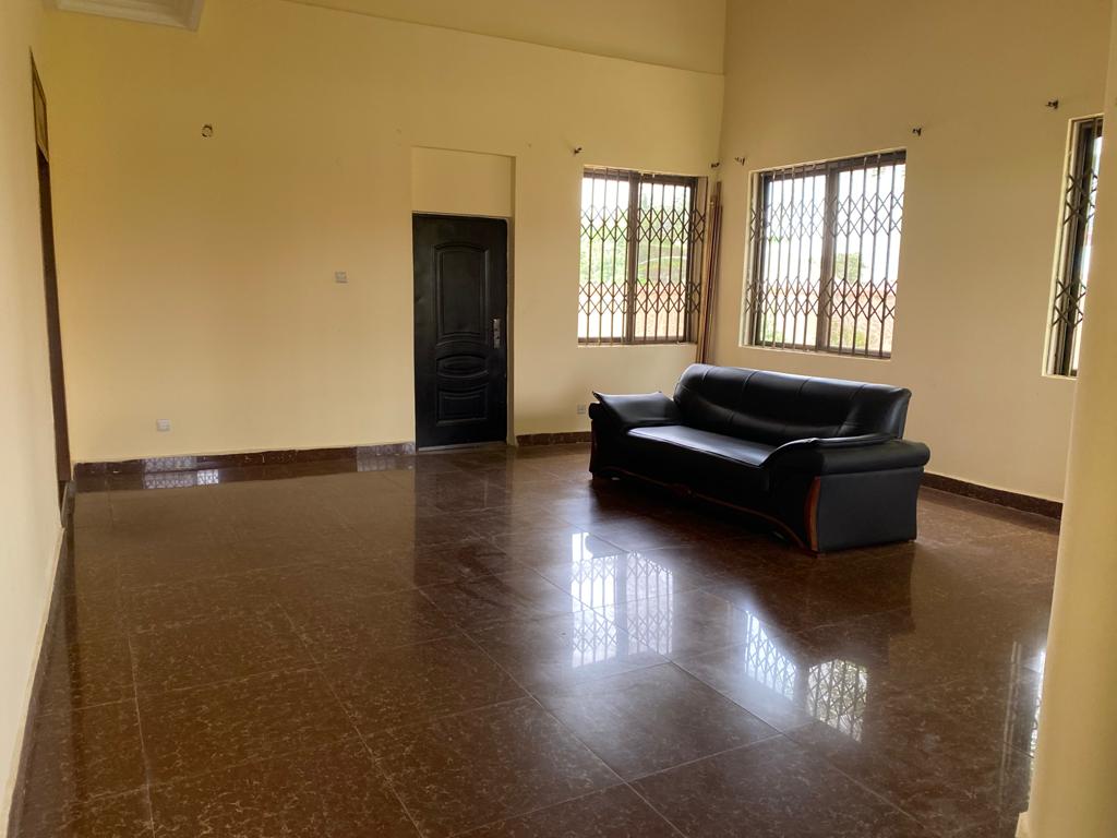 6 Bedroom House for Rent At Tema