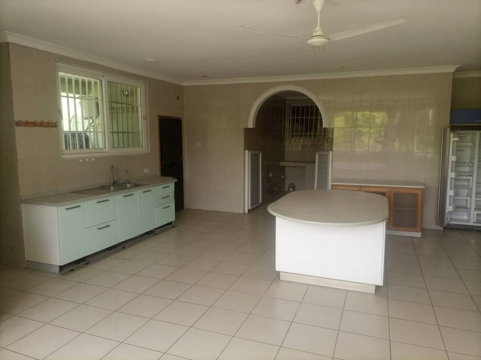 4 BEDROOM HOUSE  WITH OUTHOUSE AT CANTONMENTS FOR RENT
