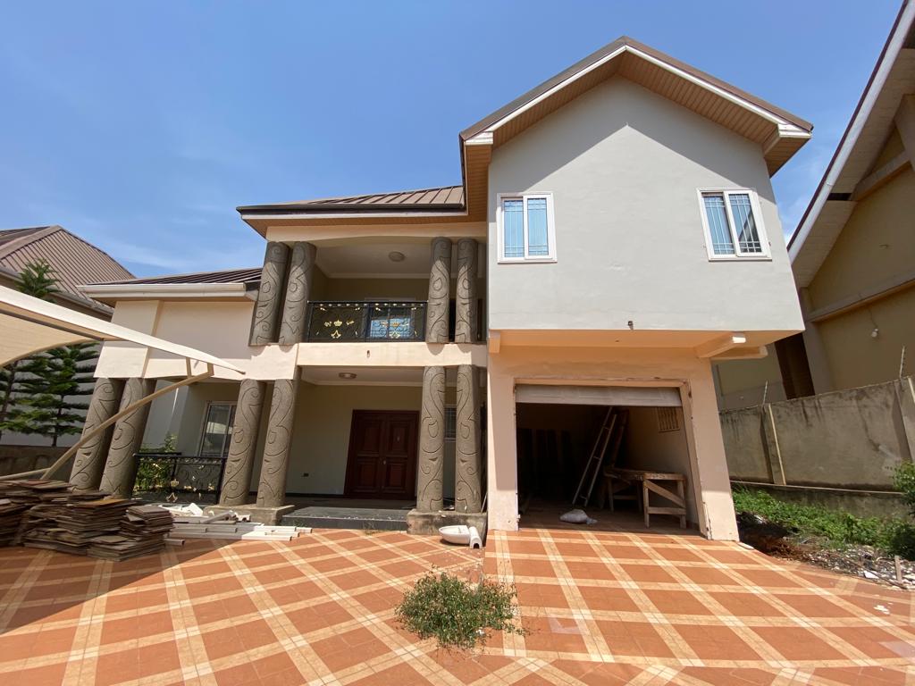 4 Bedroom Townhouse With 1 Bedroom Boy’s Quarters for Both Rent and Sale at Adjiringano