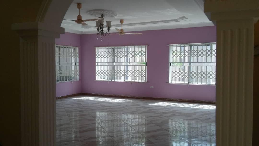 4 BEDROOMS HOUSE WITH ONE BEDROOM BOYS QUARTERS HOUSE FOR RENT