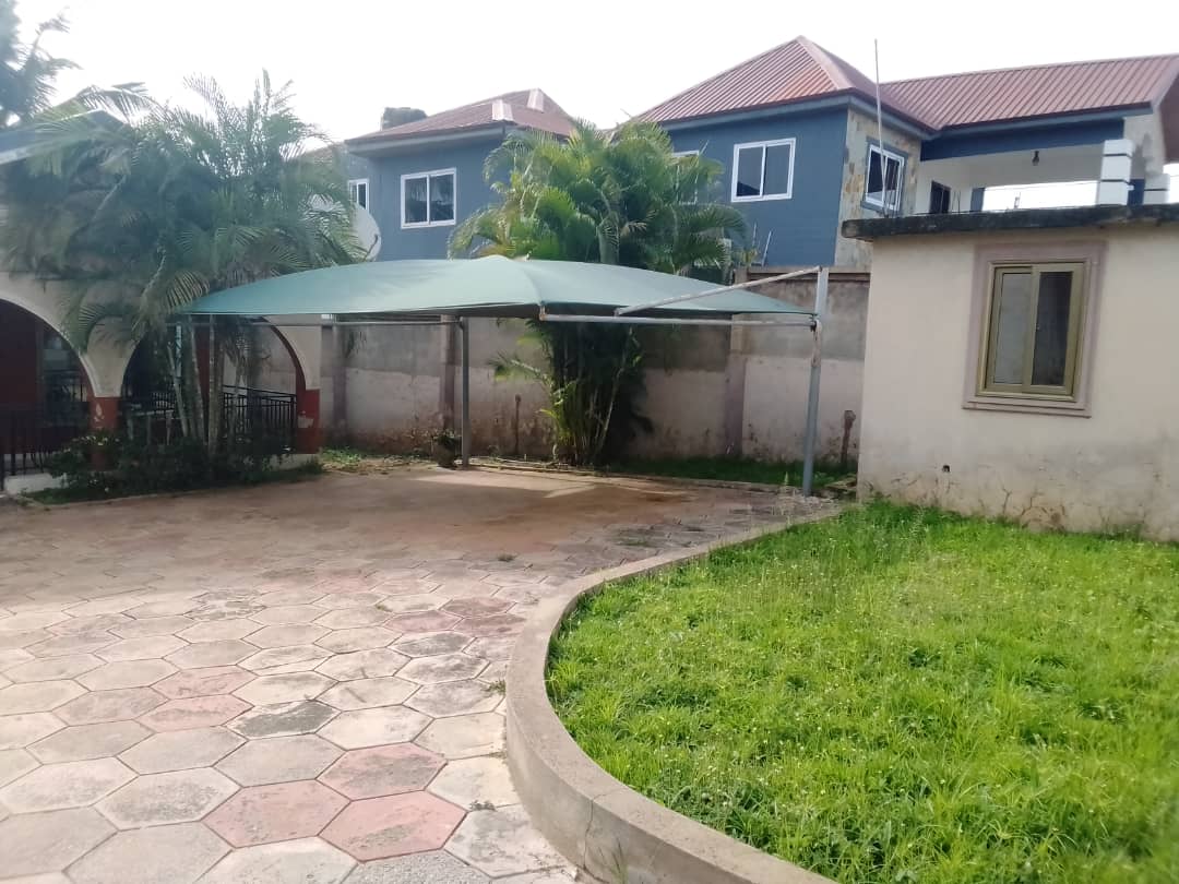 5 BEDROOM HOUSE FOR SALE
