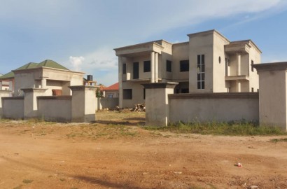 Six bedroom house for sale