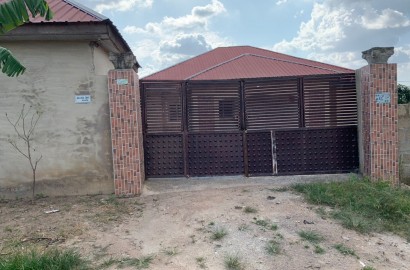 Three bedroom house for sale at Kenyasi Adwumam