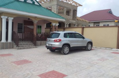 Five  bedrooms house for sale at Santasi Anyinam