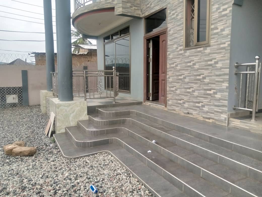 5 BEDROOM HOUSE FOR RENT AT KUTUNSE SATELLITE