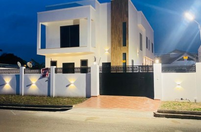EXECUTIVE 5 BEDROOM HOUSE FOR SALE AT SPINTEX