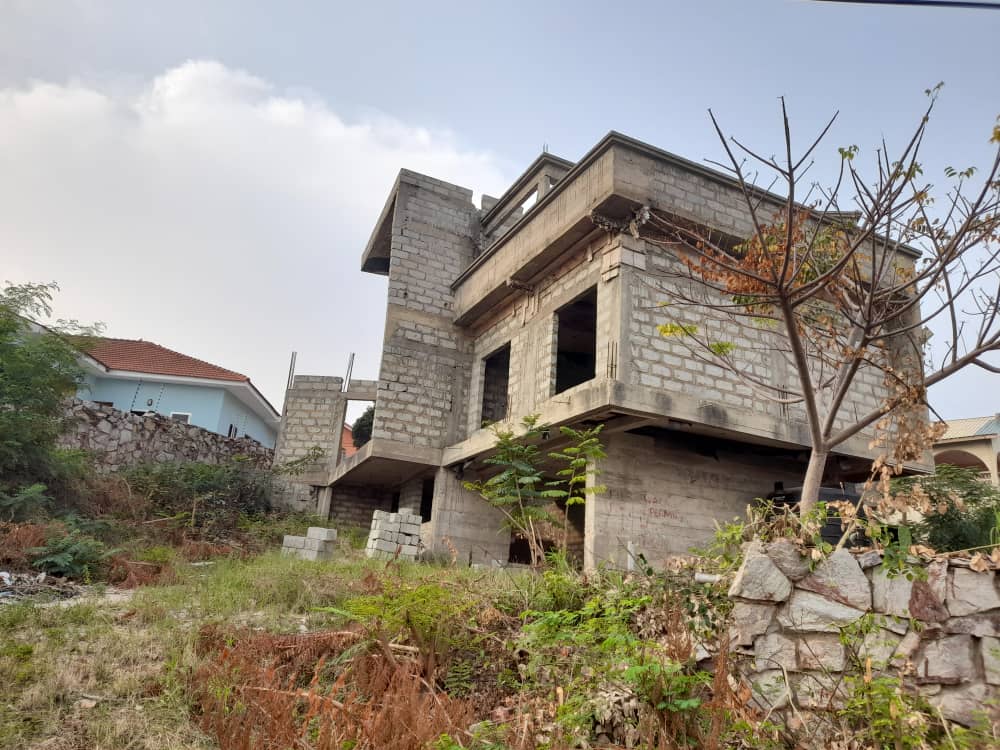 UNCOMPLETED 5 BEDROOM HOUSE FOR SALE