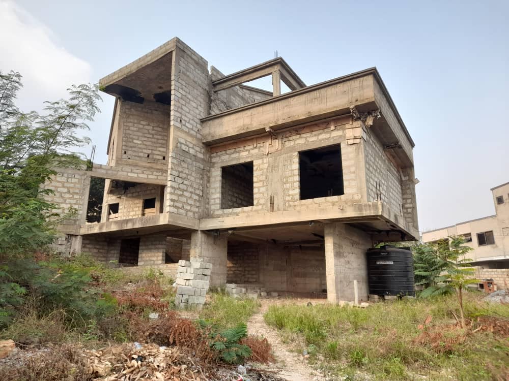 UNCOMPLETED 5 BEDROOM HOUSE FOR SALE