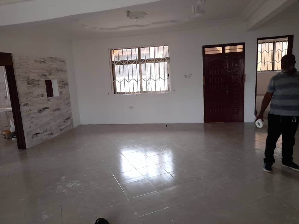 6 Bedroom House With 2 Bedroom Boy’s Quarters for Sale At Gbawe