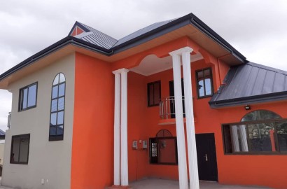 Six Bedroom house with a Shop Available for Rent