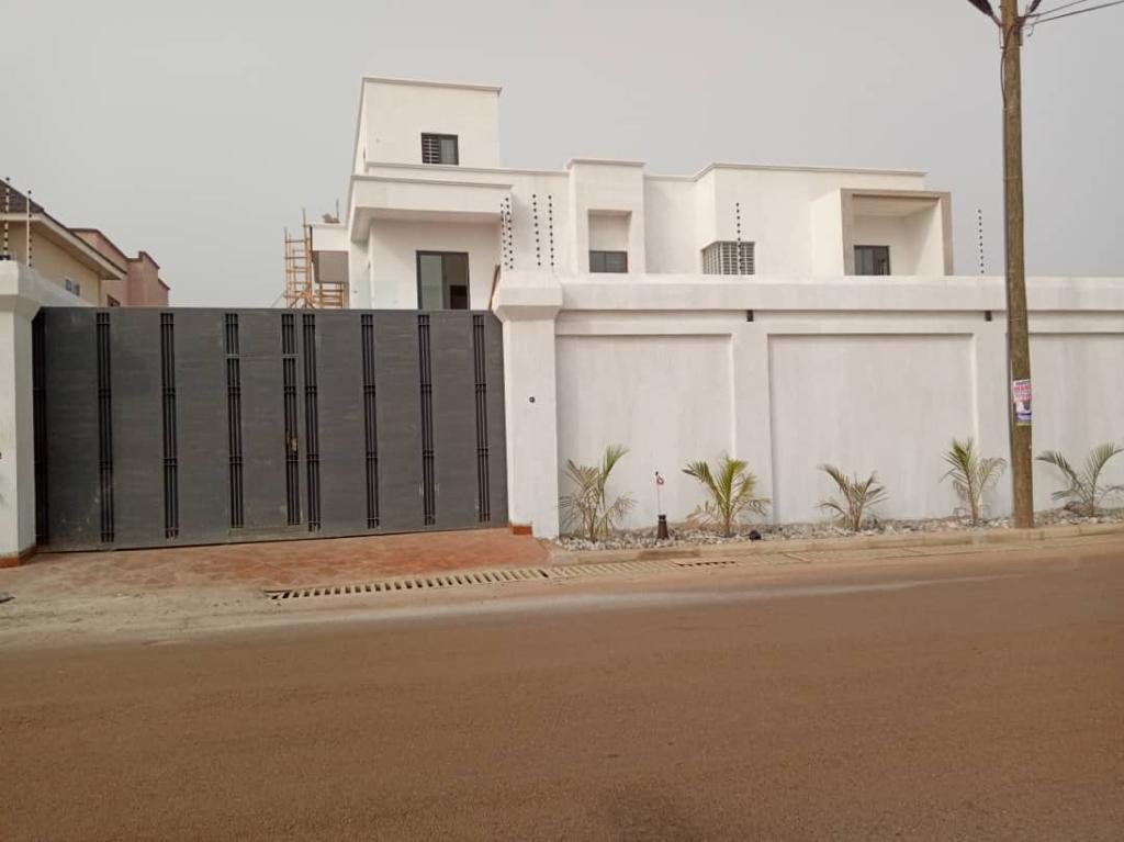 8 Bedrooms House With 1 Bedroom Boys Quarters for Sale At Adjiringanor