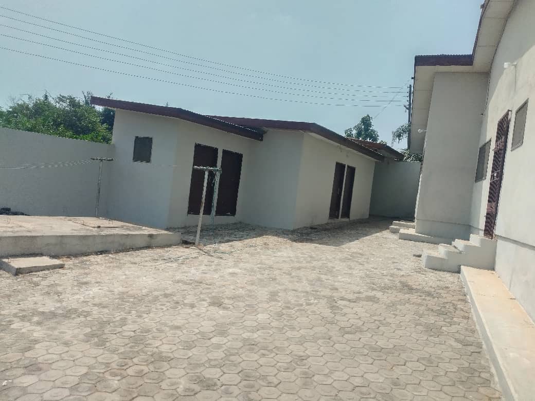 8 Bedrooms Self Compound House for Sale at Fumesua - Kumasi