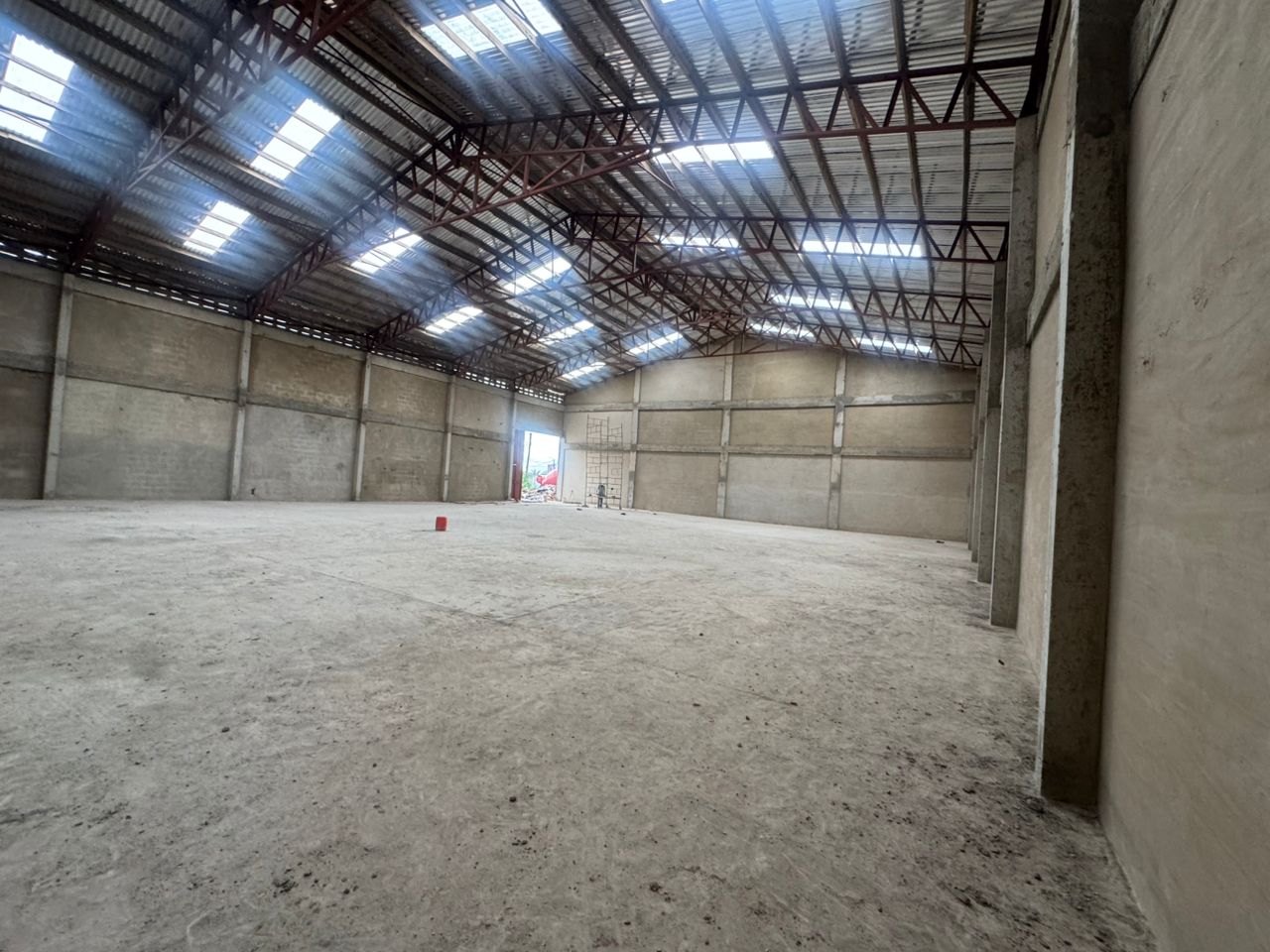 800 SQM Warehouse For Rent at Tesano