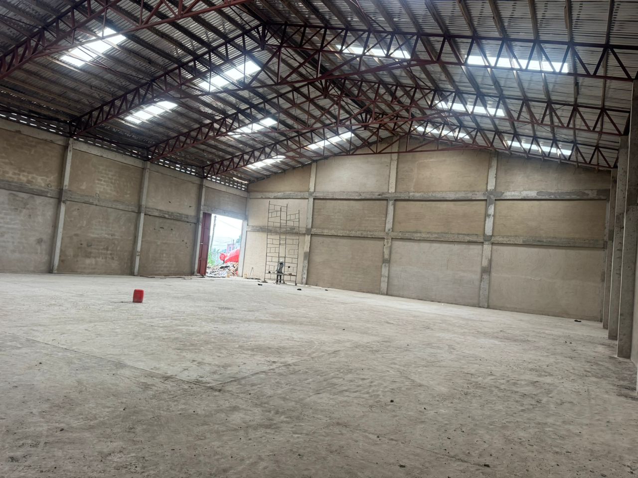 800 SQM Warehouse For Rent at Tesano