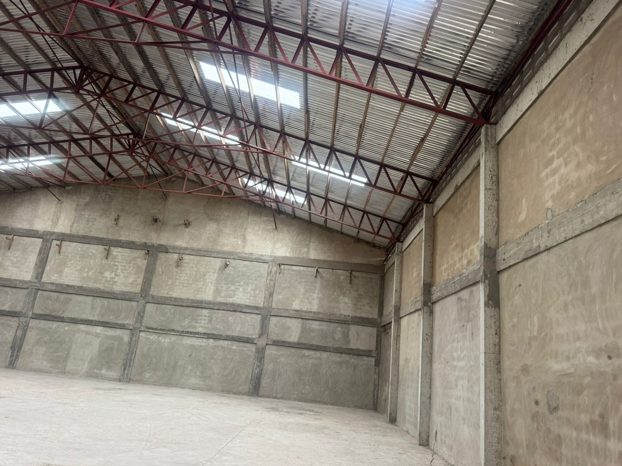 800 SQM Warehouse For Rent at Tesano