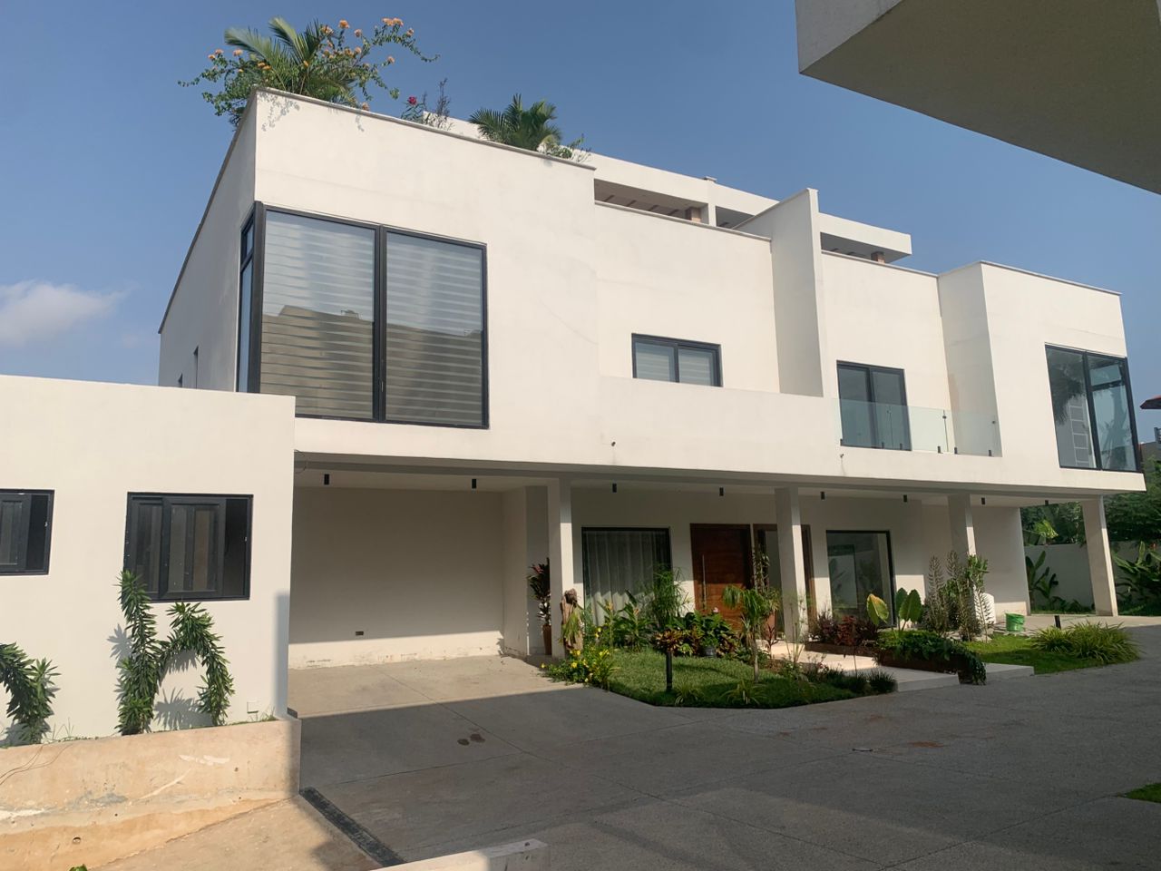 Four (4) Bedroom Semi-Detached Townhouse with Boys' Quarters For Rent at Cantonments