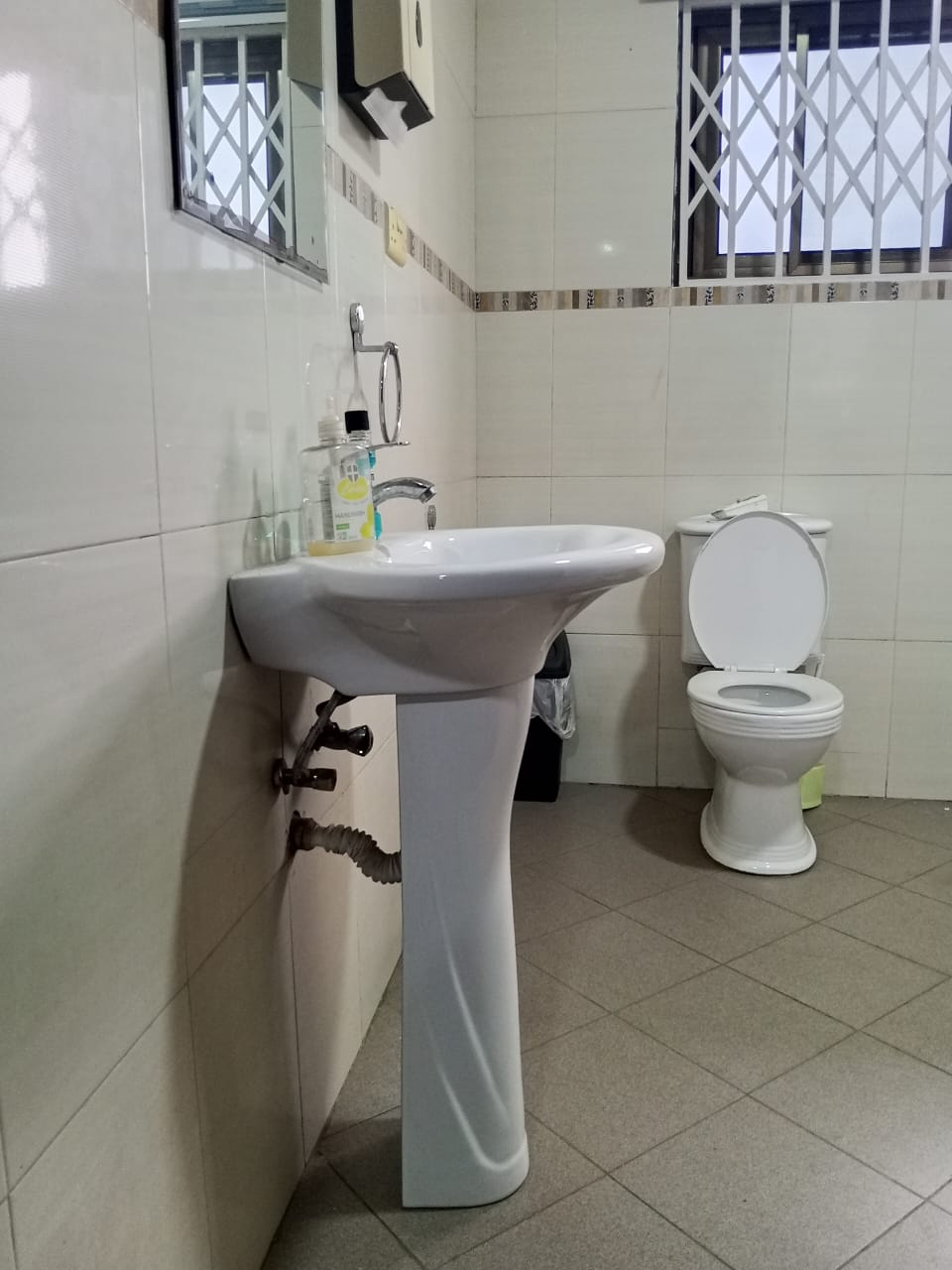 Commercial Space For Rent at East Legon Shiashie
