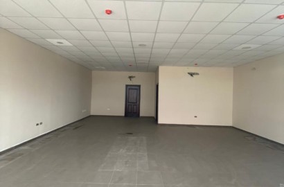 Double Shop For Rent at Lashibi