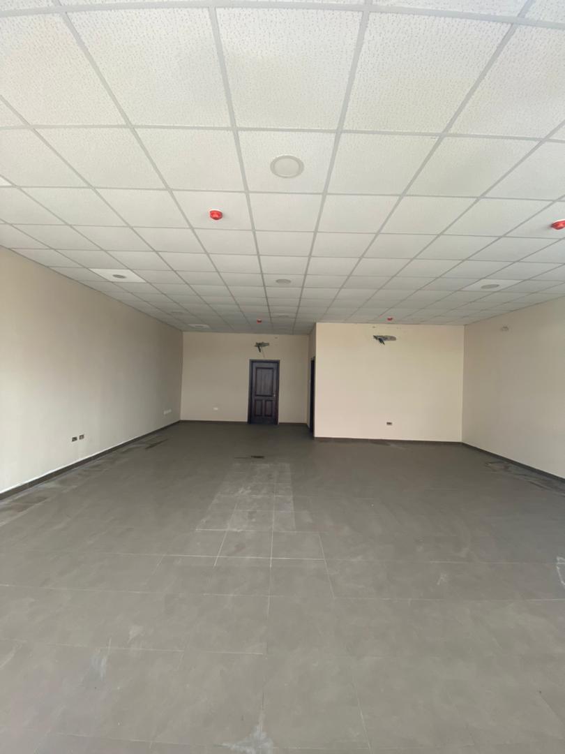 Double Shop For Rent at Lashibi