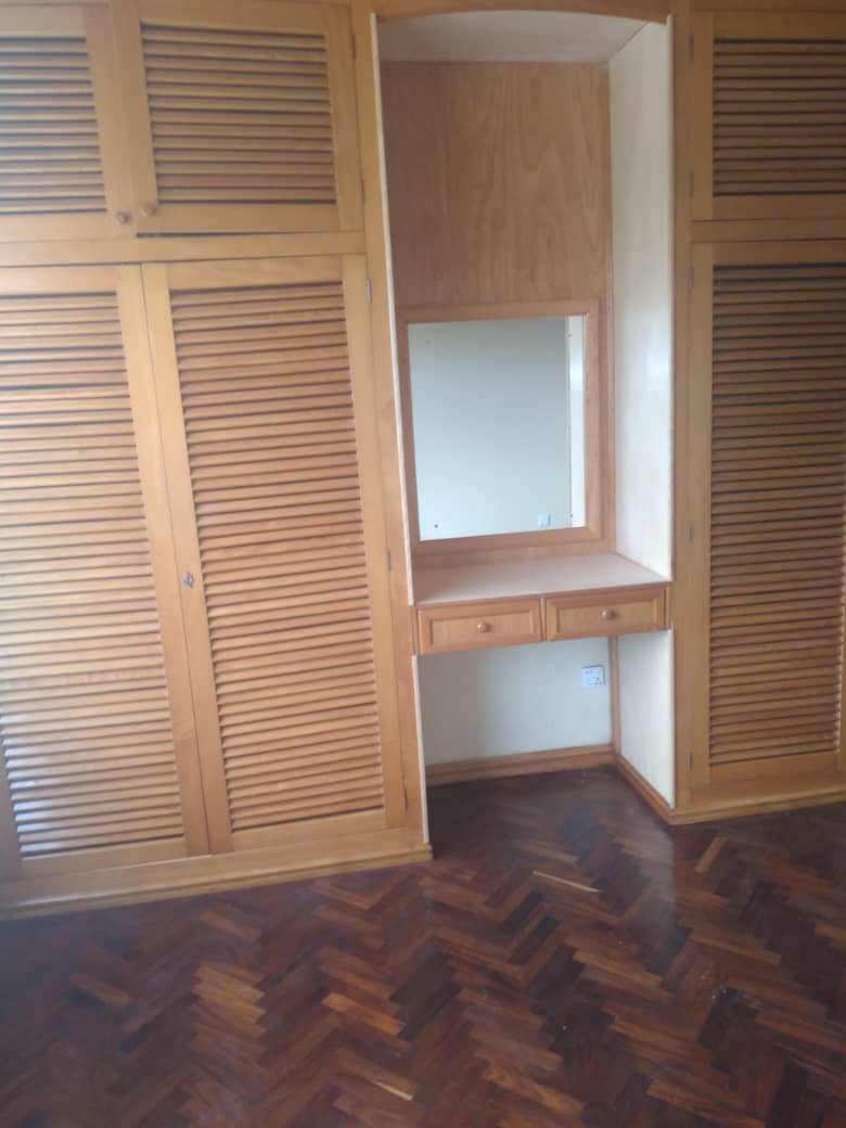 4 bedroom house with 1 Room BQ for rent