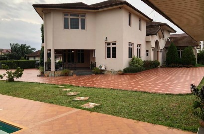 5 bedroom mansion with 2 bedroom outhouse for sale