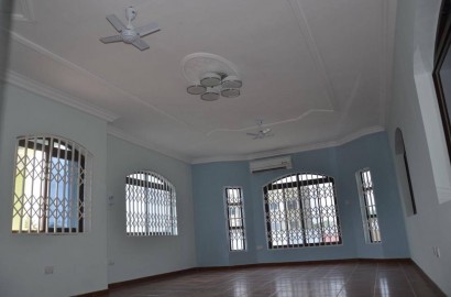 Executive 8 bedroom house for sale