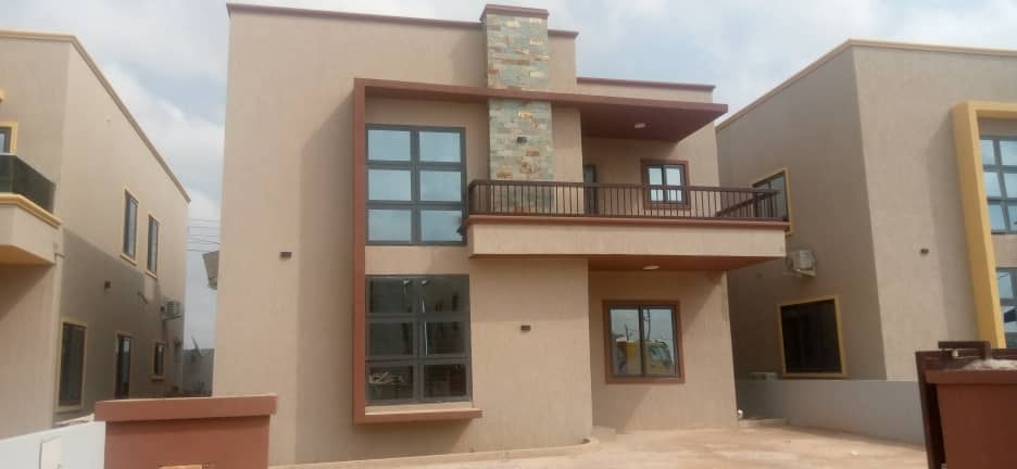 4 Bedroom Townhouse with 1 Room BQ and Swimming Pool for sale