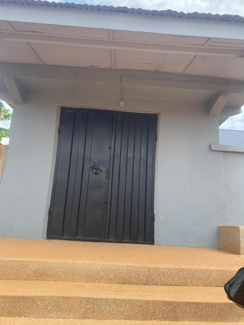 Eight (8) Bedroom House For Sale at Abuakwa 