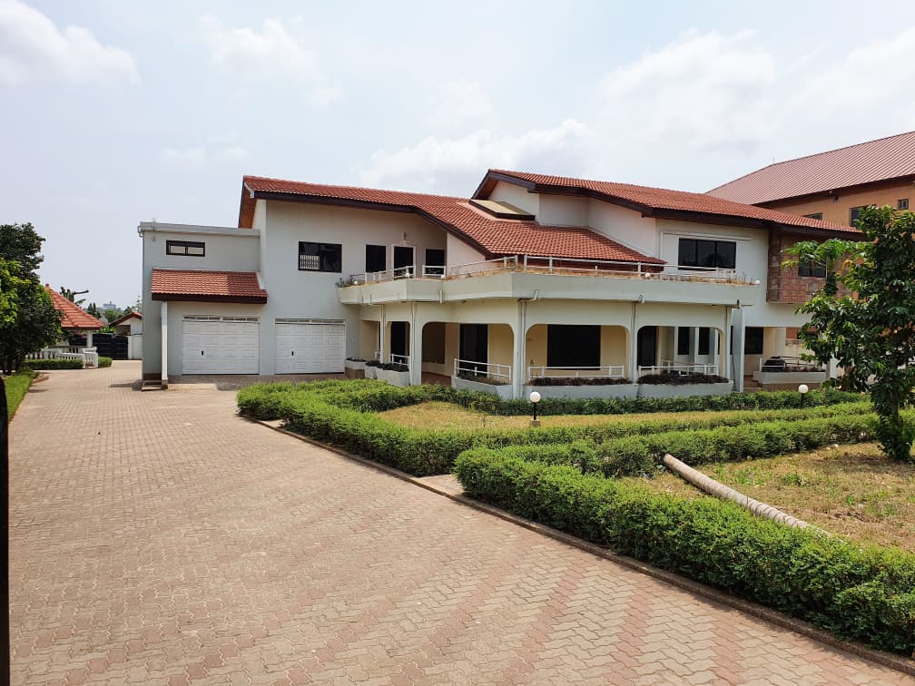 Eleven (11) Bedroom House with 4 Boys' Quarters For Rent at Haatso