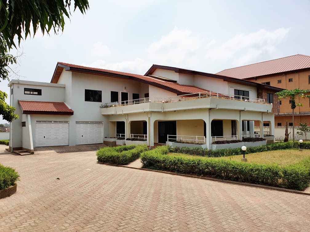 Eleven (11) Bedroom House with 4 Boys' Quarters For Rent at Haatso