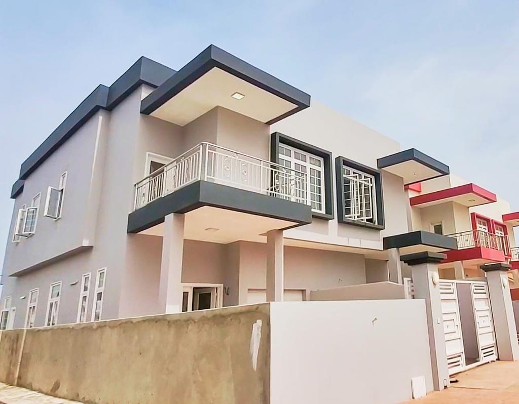 Executive 3-Bedroom Semi-detached House for Sale in Oasis Estate at Spintex