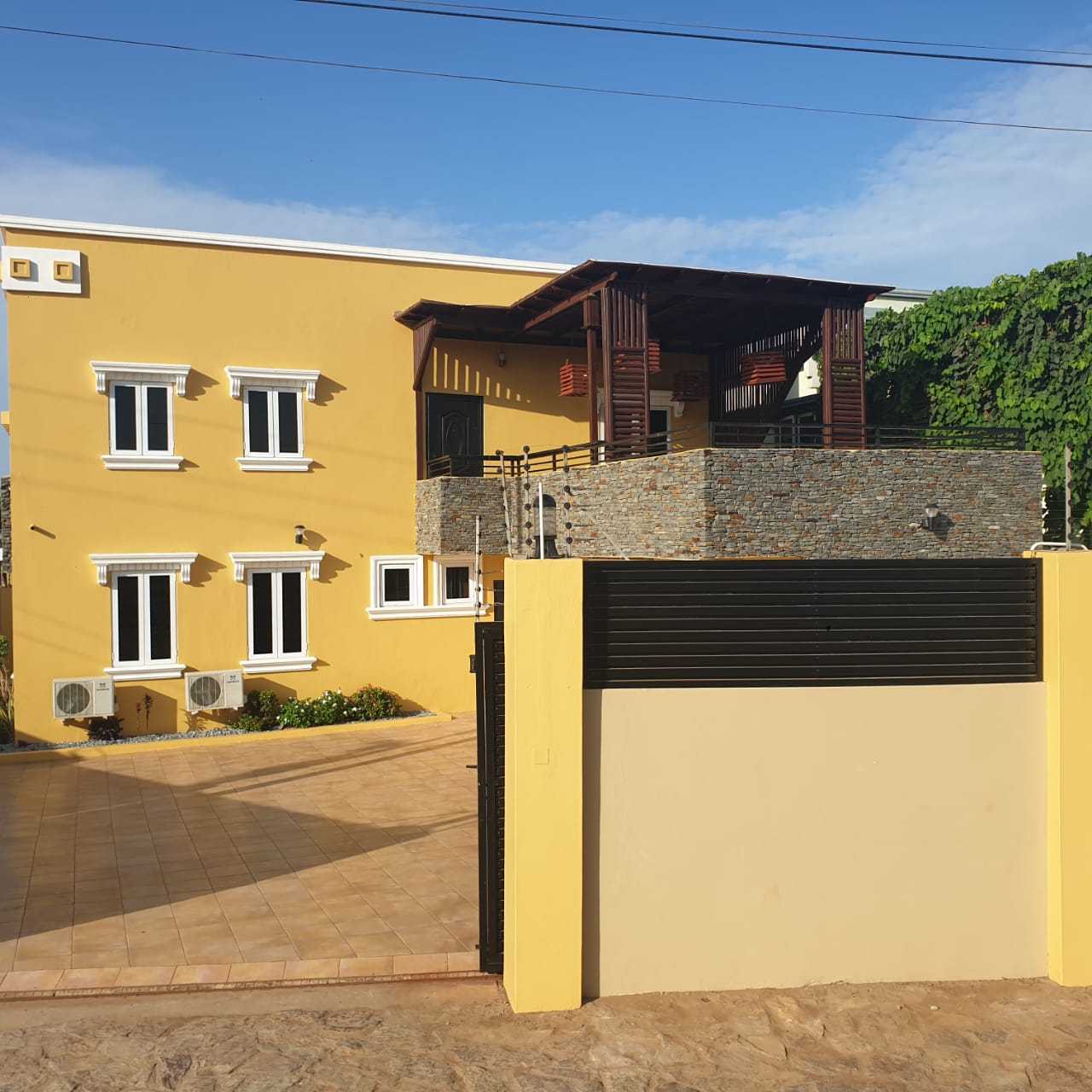 Executive 4-Bedroom House With 1 Bedroom Maid’s Quarters for Sale at East Airport