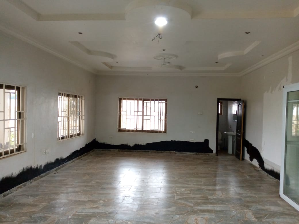 Executive 5-Bedroom House for Rent at Ashaley Botwe