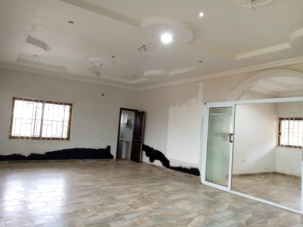 Executive 5-Bedroom House for Rent at Ashaley Botwe