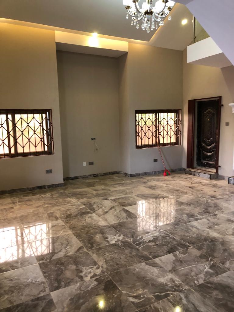 EXECUTIVE 6 BEDROOM HOUSE FOR RENT AT BORTIANOR