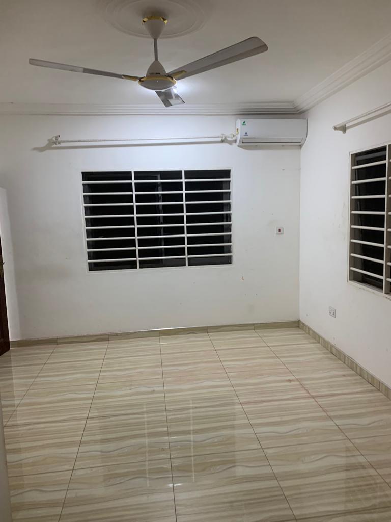 EXECUTIVE CHAMBER AND HALL  APARTMENT AT ADENTA KFC FOR RENT
