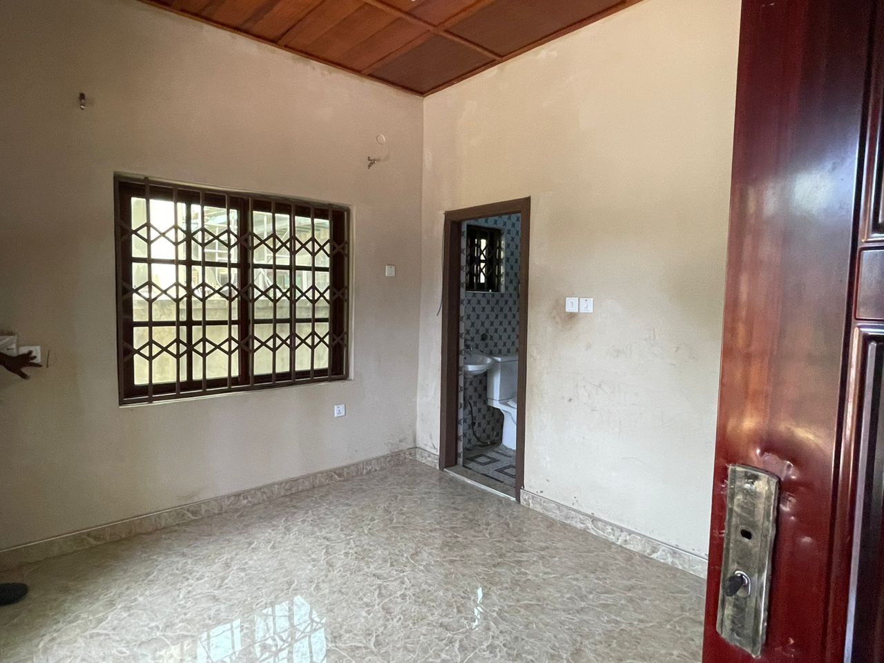 Five (5) Bedroom House for Rent at Tafo