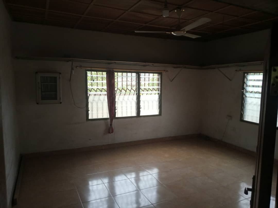 Five (5) Bedroom House for Rent at Tafo