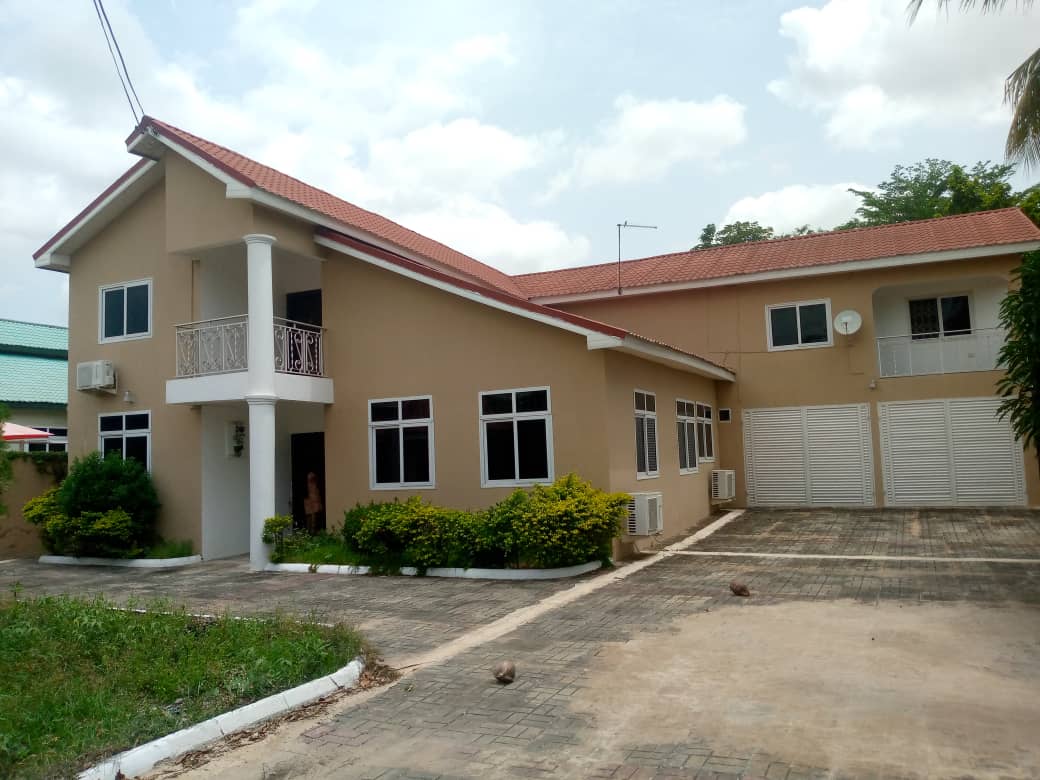 Five (5) Bedroom House for Rent at Westland