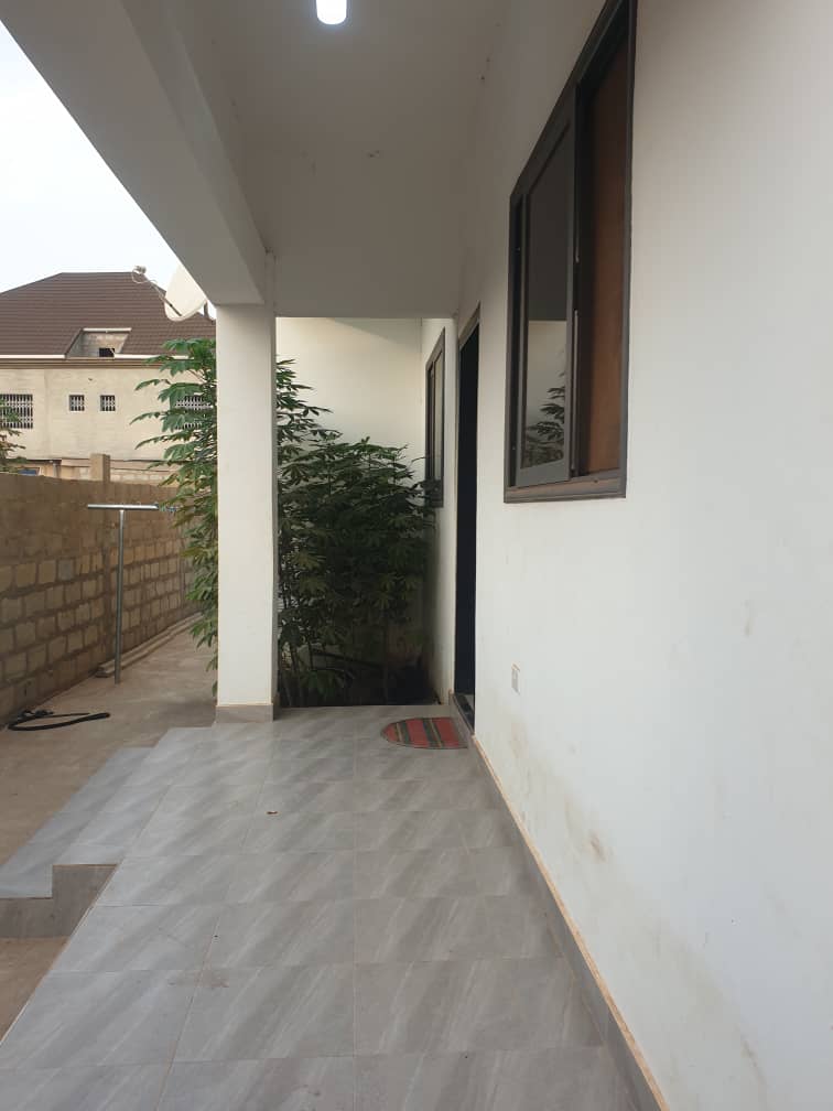 Five (5) Bedroom House for Sale at Tema Community 25