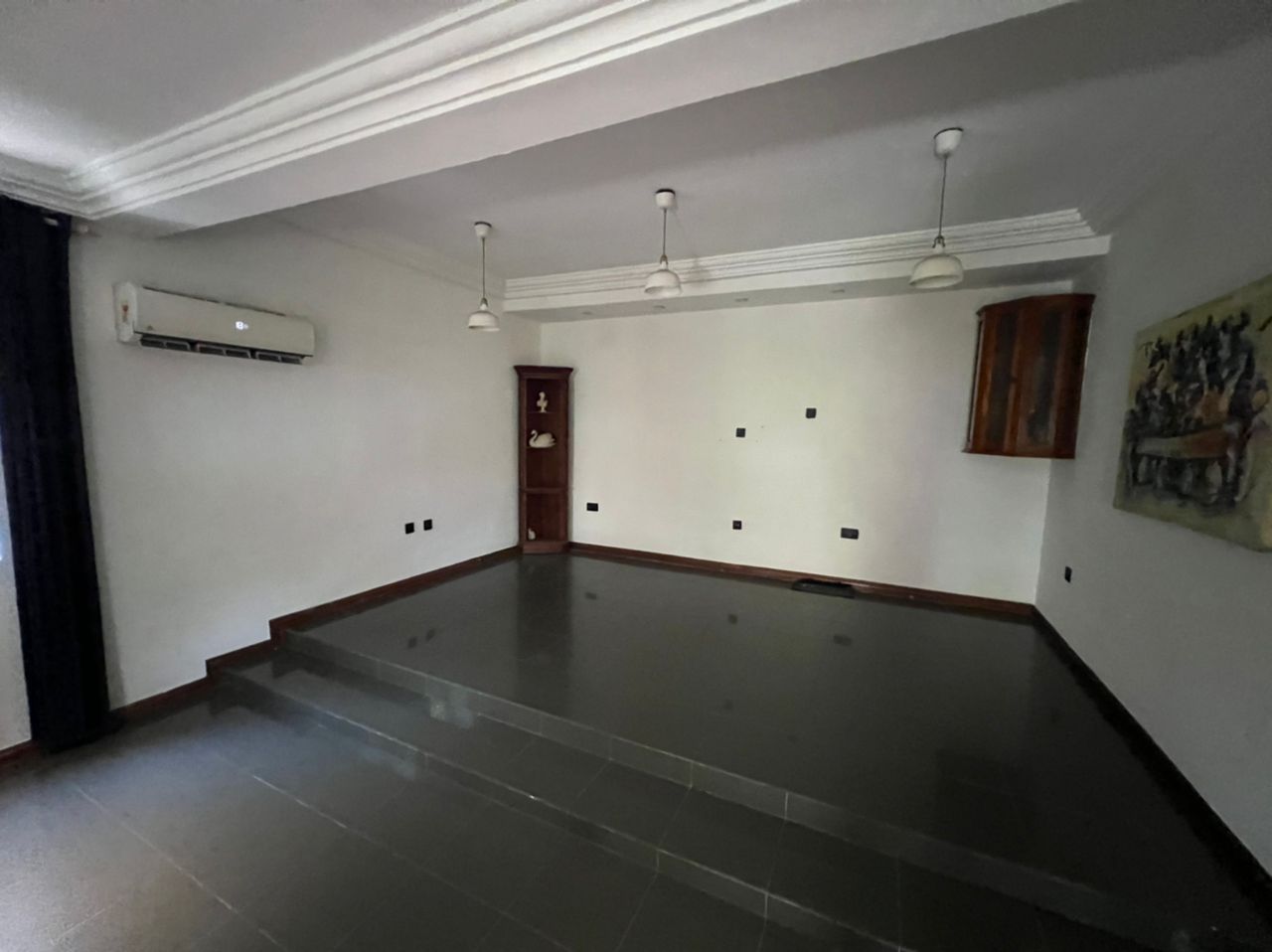 Five (5) Bedroom Semi-furnished House For Rent at Osu